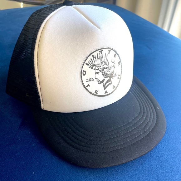 Truckers Snap Back Hat with GLITTER TRASH L.A. Glam Punk Logo - Picture 1 of 3